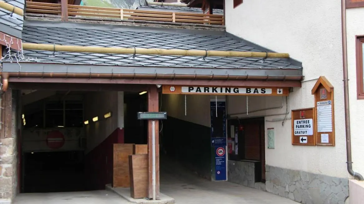 Apartment Paradiski-Belle Plagne, Altitude 2050M, Appart Skis Aux Pieds 4 Personnes La Plagne-Tarentaise